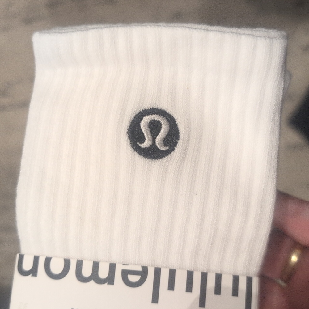 NWT Lululemon Unisex Daily Essential Crew Socks 2 Pack (Not 3 Pr) - Picture 6 of 6